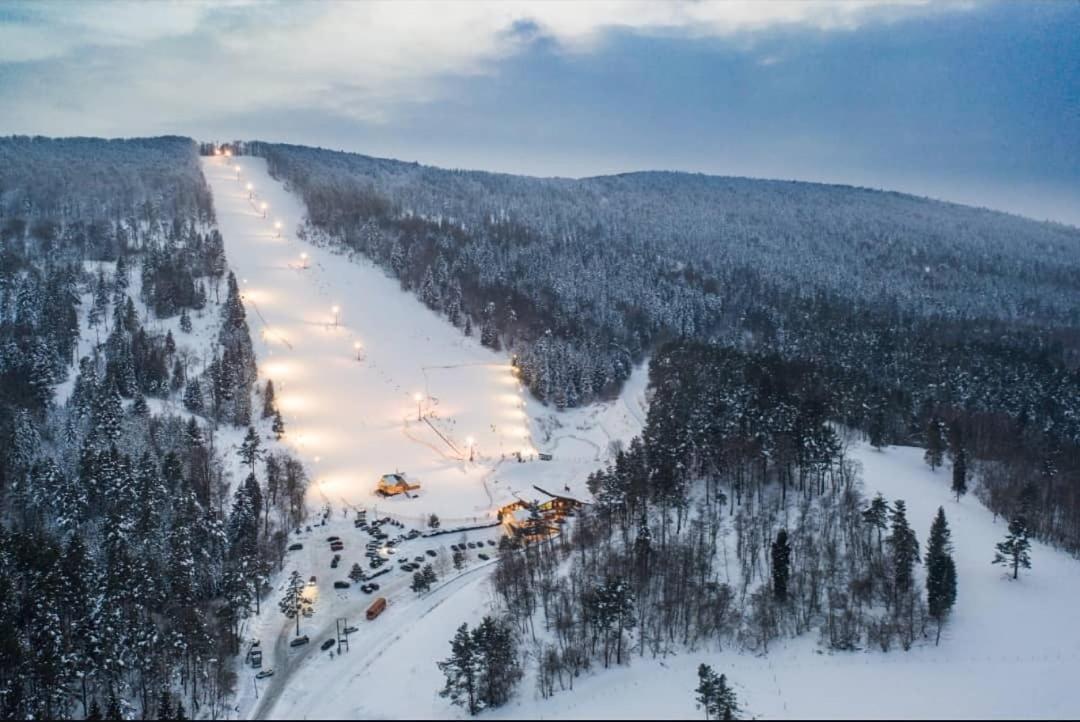Pensjonat Laworta Ski Ustrzyki Dolne Exteriör bild